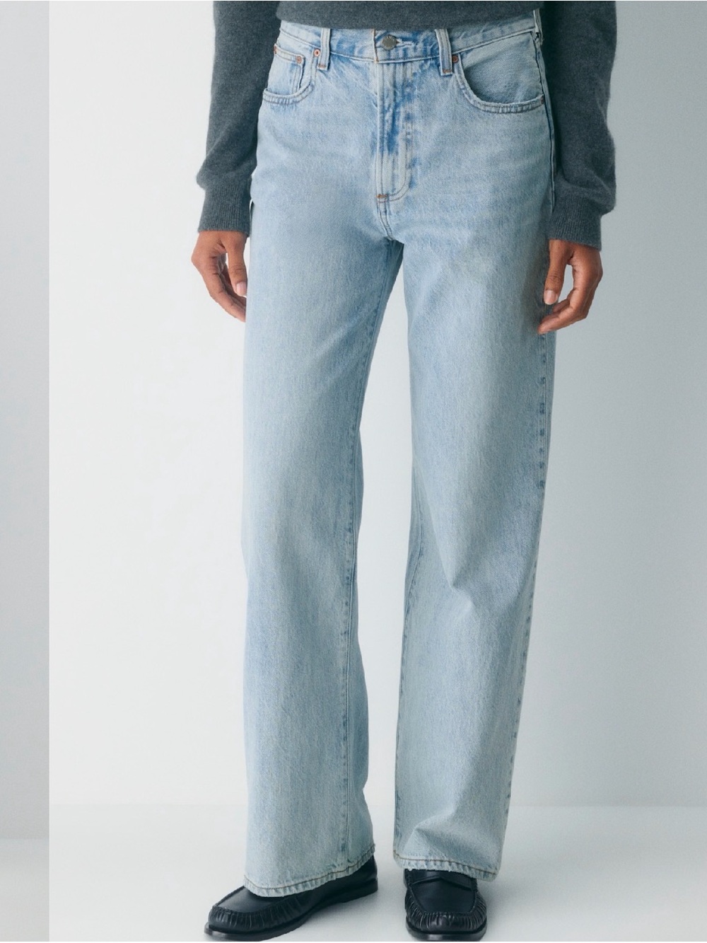 Aritzia Denim Forum The Farrah Hi-Rise Wide Jean Size 28